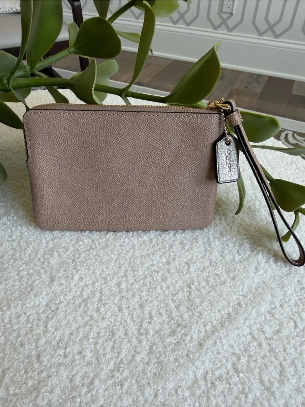 Coach Pebble Leather Wristlet Pouch Taupe Nude Zip Clutch Wallet like new